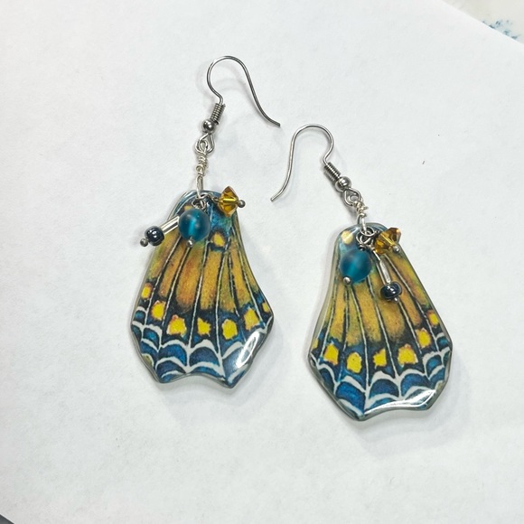 Angel Wing Earrings - Picture 5 of 6